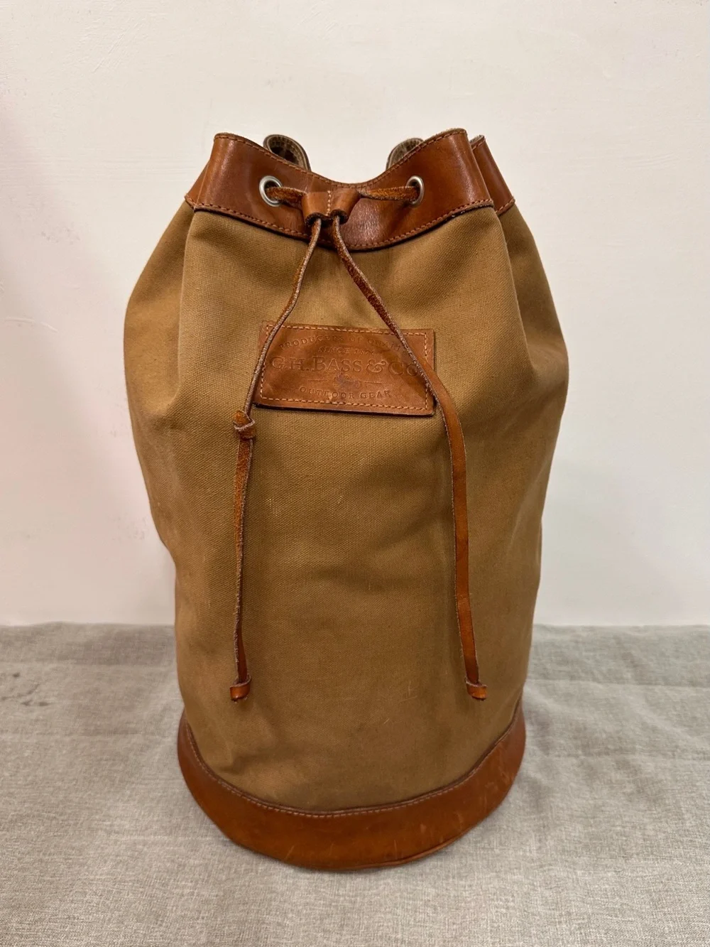 GH Bass&Co Leather Khaki Canvas Duffle Shoulder Backpack Bag Vintage 1990s